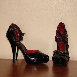 Plaid Pin Up Heeled Pump